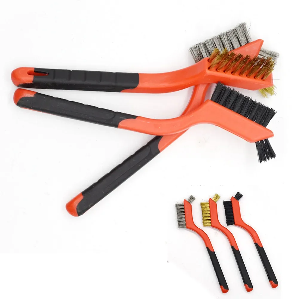 Brosse anti-rouille à poils métalliques avec long manche