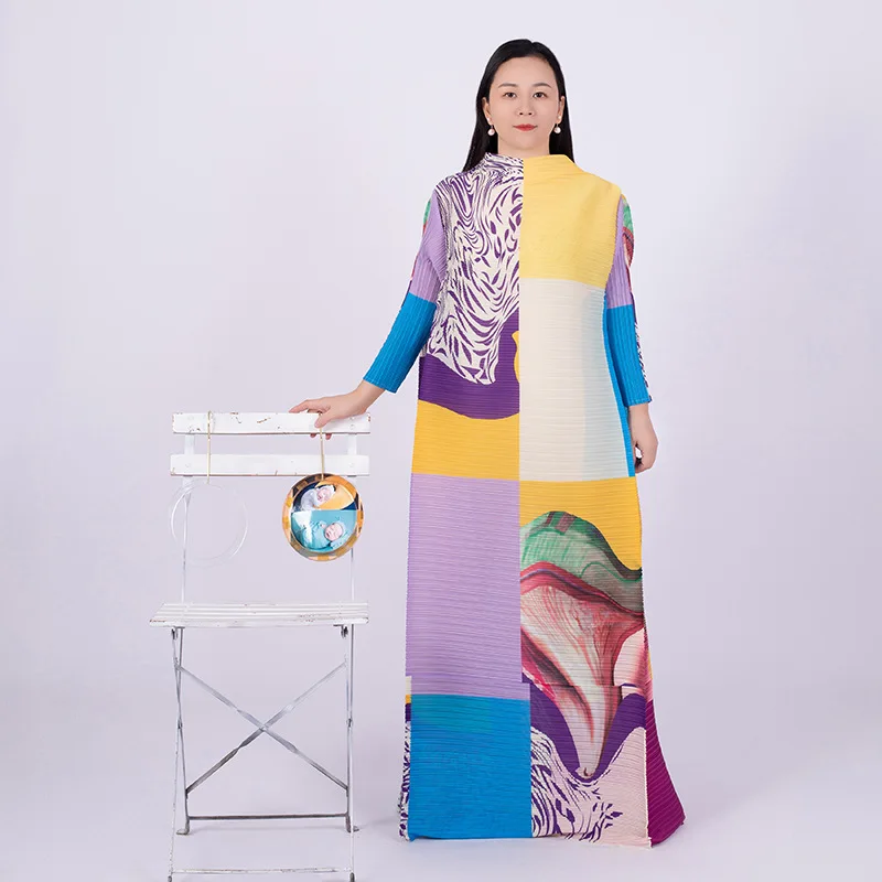 

2023 new geometric print color long sleeve temperament pleated dress