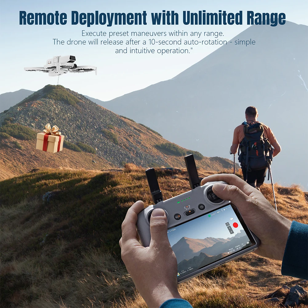 Drone DJI Flip en vol avec le système de largage activé, larguant une charge utile lors d'une livraison.