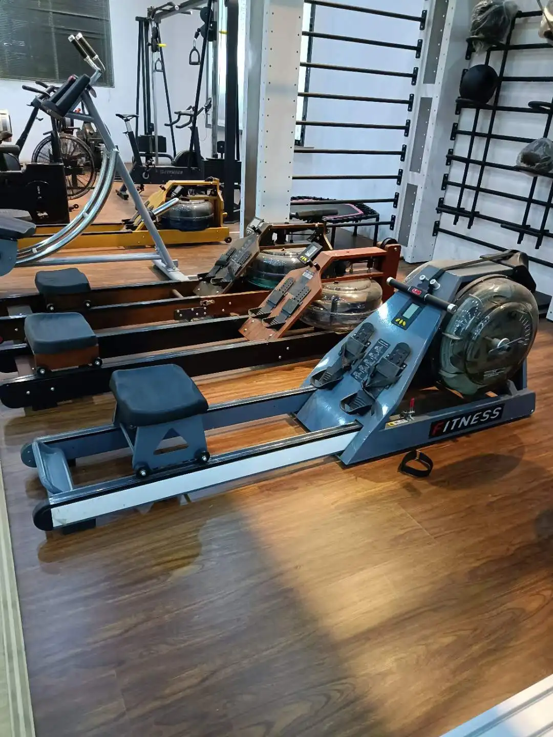 Commercial Gym Home Fitness Equipment Cardio Water Resistance Rower Water Rowing Machine With Digital Monitor