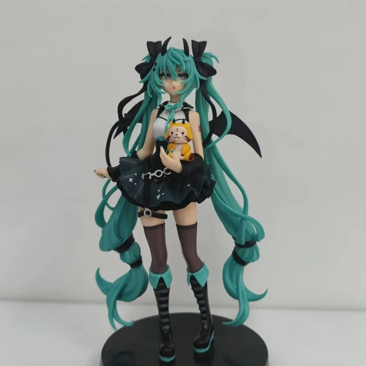 S0b9c69a6f17d4508a0509d6b52200bc0X - Hatsune Miku Figure