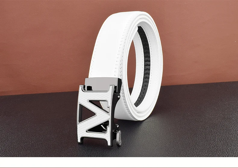 High Quality M Letter White Men Designer Shapes Luxury Brand Automatic Belt Buckle Cow Cow Cow Wait Blood Die