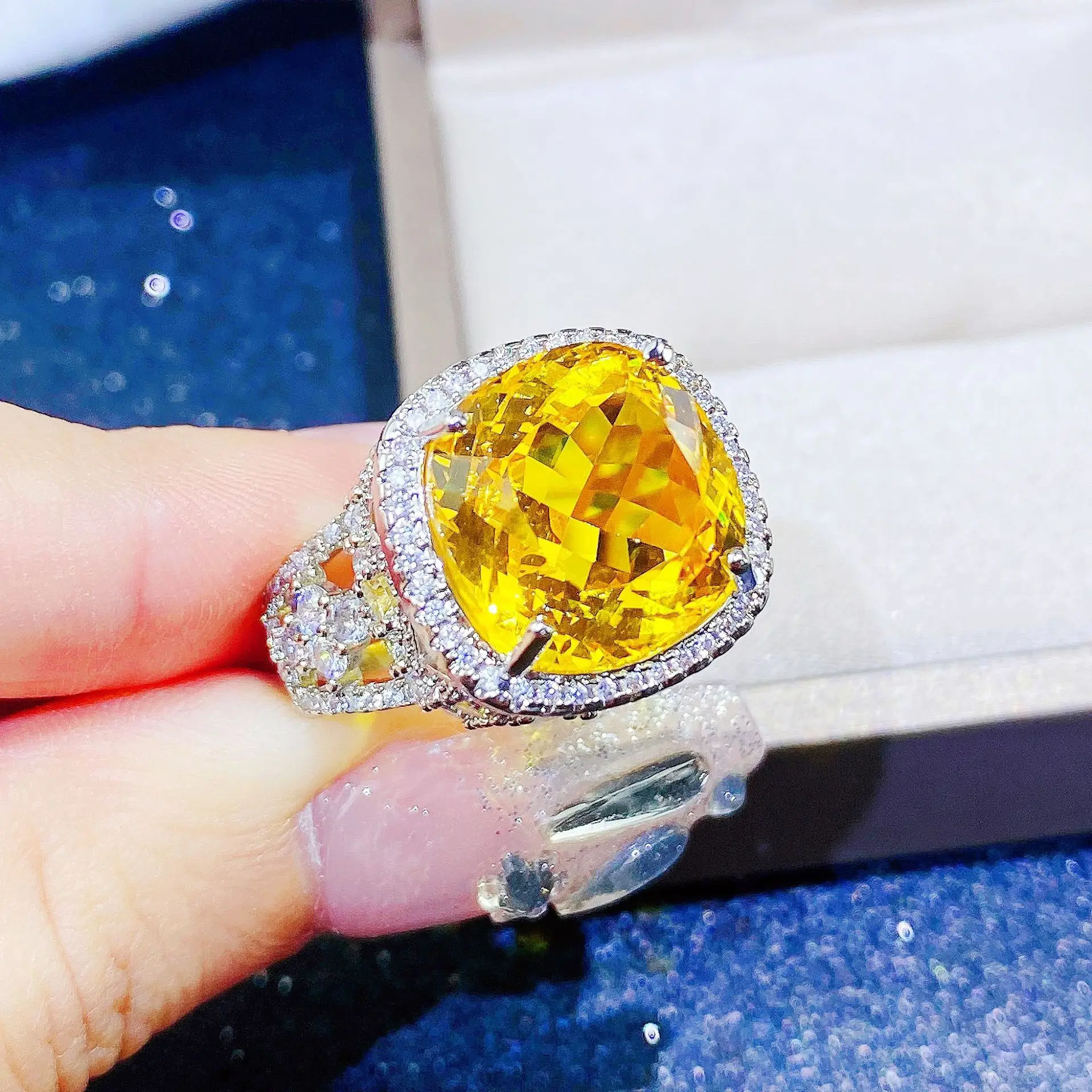 Yellow Gold Diamond 'V' Nesting Ring – Harold Stevens