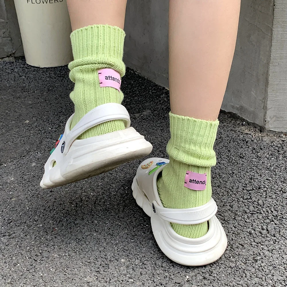 

Solid Color Thicken Knitted Socks Fashion All-matching Middle Tube Socks With Pink Label Warm Candy Color Foot Socks Hosiery