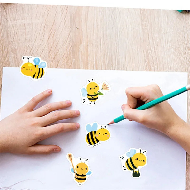 AEF7-꿀벌 스티커 롤 - 크리스마스 호의, 사무용품 및 공예품을 위한 500개 귀여운 꿀벌 유치원 스티커