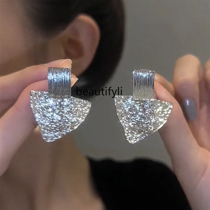 

Simple Fashion All-Match Graceful Personality Metal Triangle Earrings Earrings Personalized High-Grade Earrings