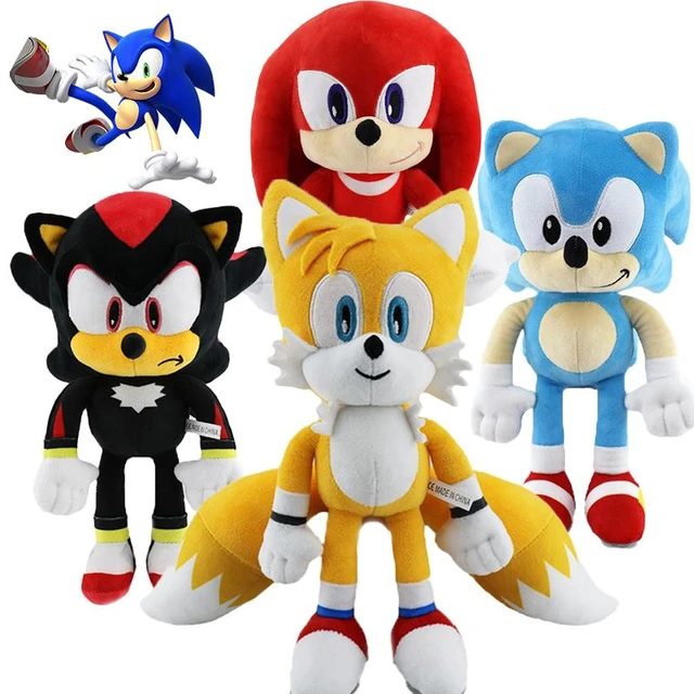 Kit com os três bonecos, Sonic com 30 cm e os menores com 20 cm.