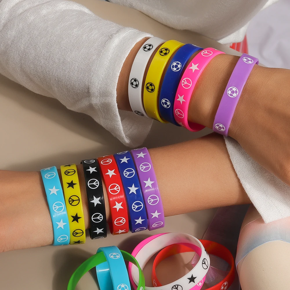 GROBRO7 Abschluss-Set Mit 28 Abzeichen & Armbändern – Perfekt Für Kindergarten-Abschied & Schulfeiern