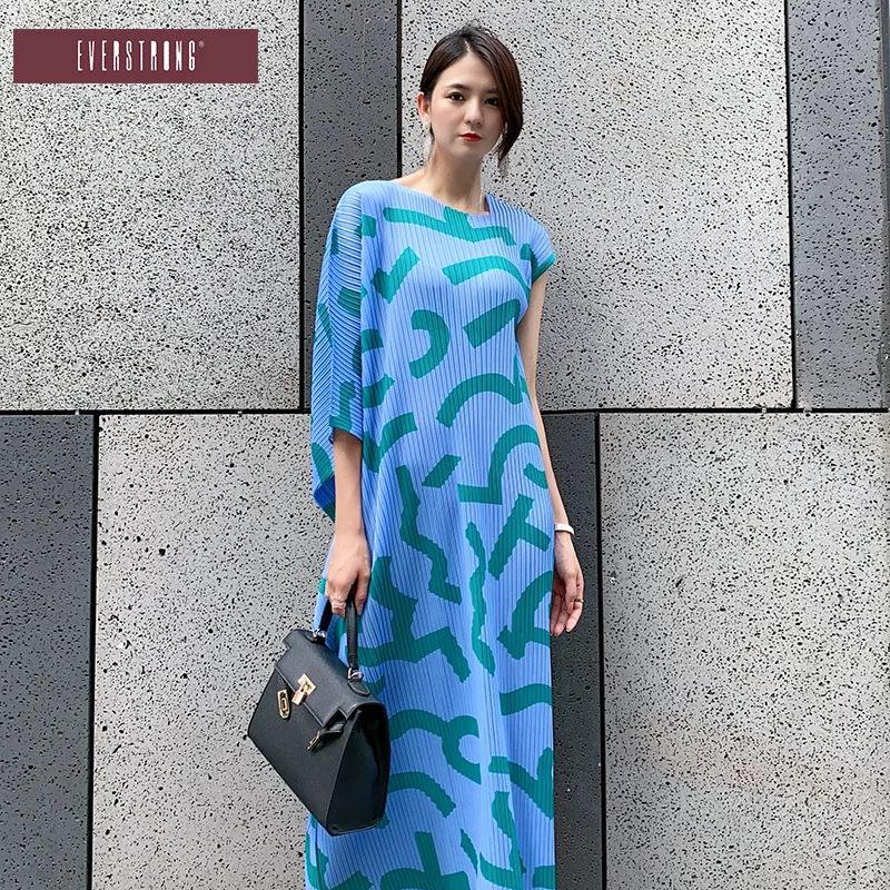 

Miyake Pleated Spring/Summer Light Mature Sexy Oblique Shoulder Collar Mid length Dress with Loose Style Printed Irregular Dress