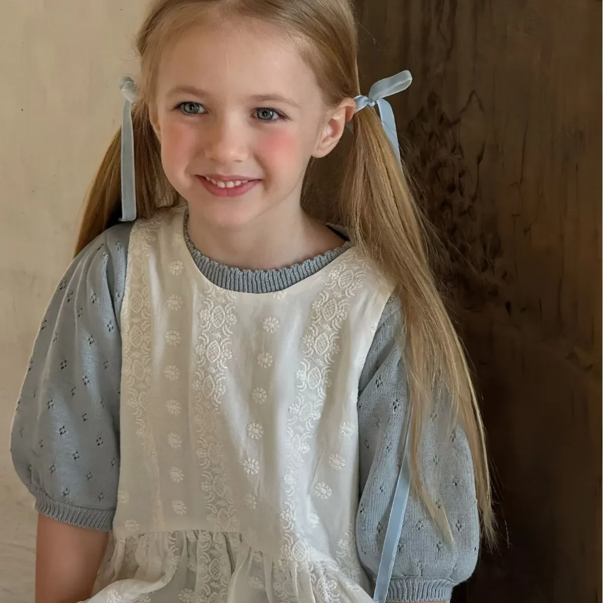 

2024 New Fashionable Spring Solid Color Lace Embroidery Princess Sweet Casual Sleeveless Dress Children Clothing Girls Dress