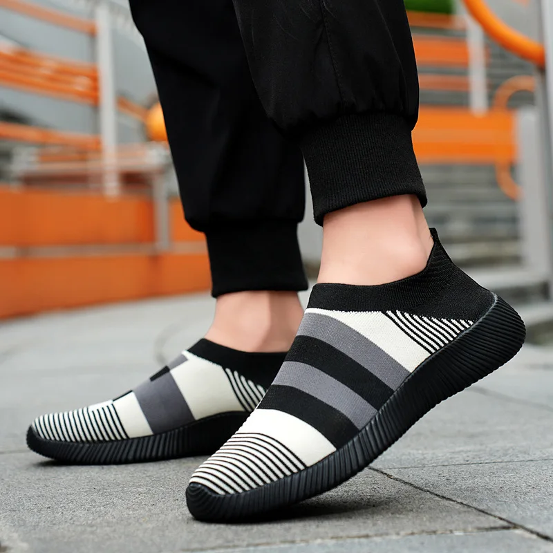 

Кроссовки мужские/женские прогулочные, Вулканизированная подошва, без шнуровки, в полоску, Повседневная вязаная обувь, черные, 39 44, лето 2024