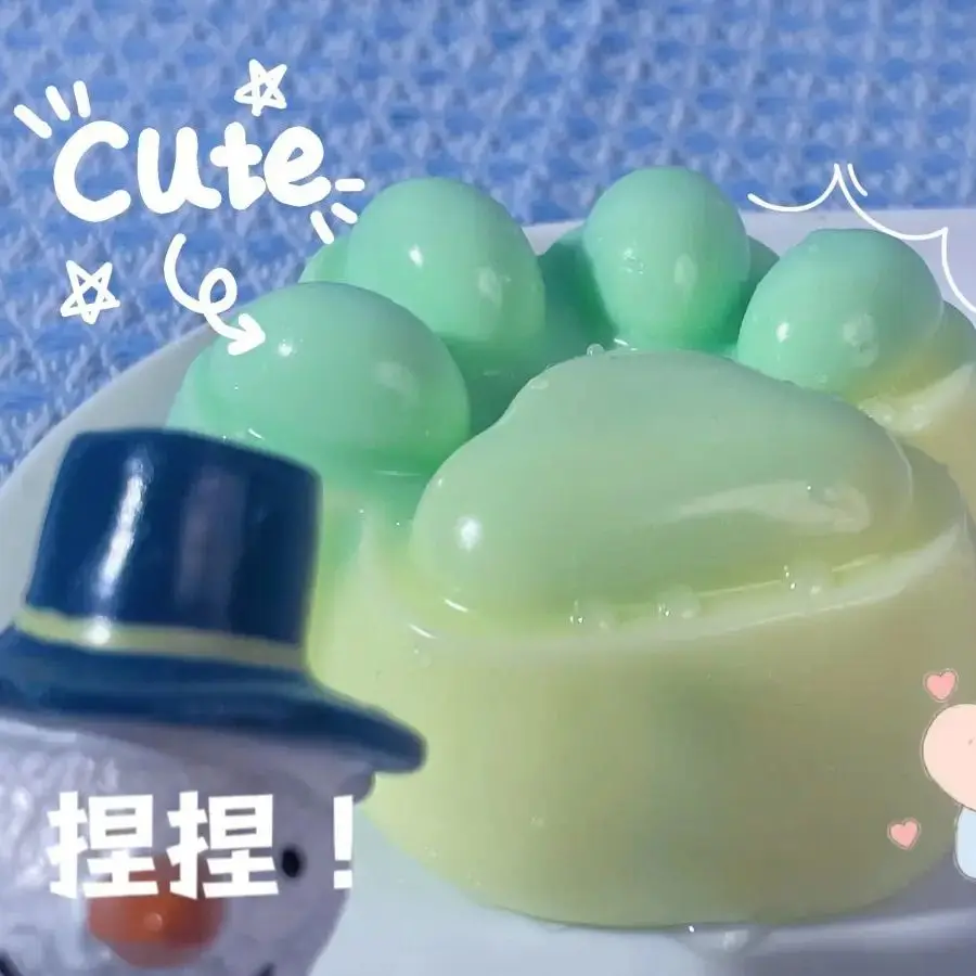 Fidget toys squishy toys stress relief toys childrens toys cat's paw decompression toys soft cute 3D elastic jelly squishy toys rainbow color mochi girls kawaii decor birthday gift