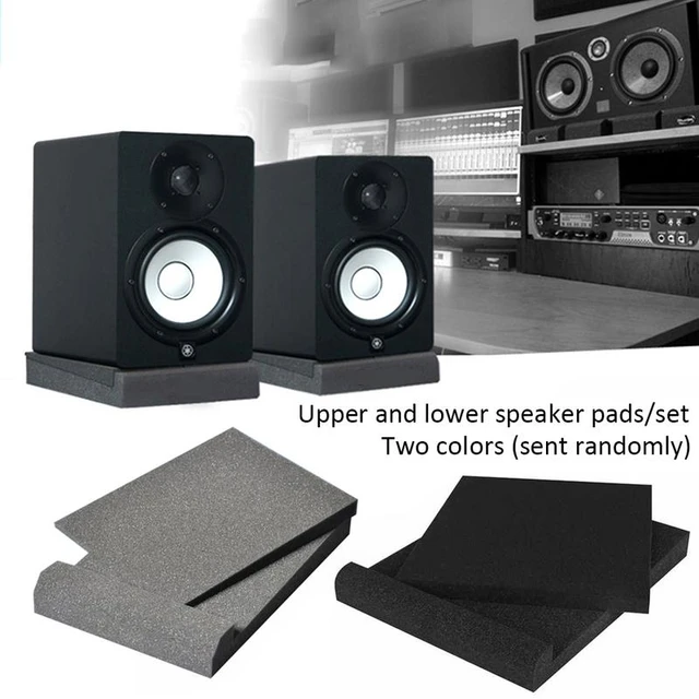 Yamaha HS7 Powered Studio Monitors with Isolation Pucks Kit