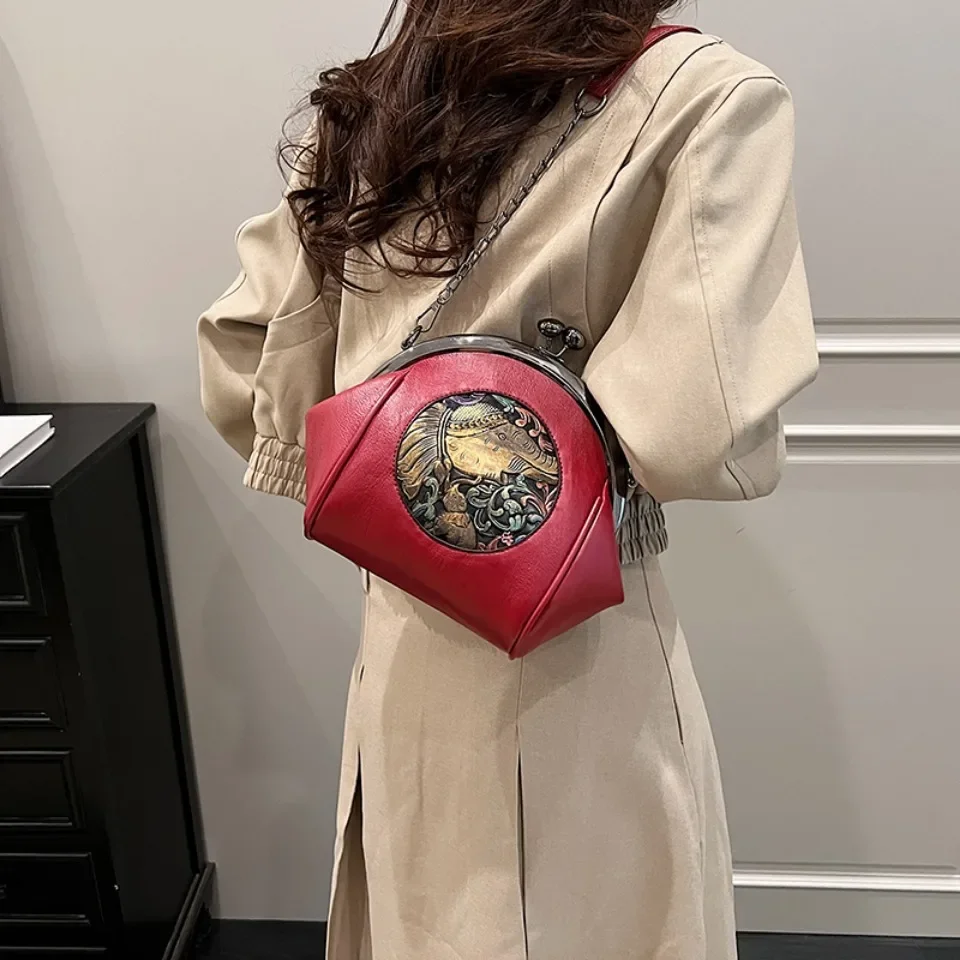 VONMONAN Retro Chinese Style Chain Small Bags for Women Clip Mouth Bag Lady Versatile Single Shoulder Shell Bag Elephant Pattern