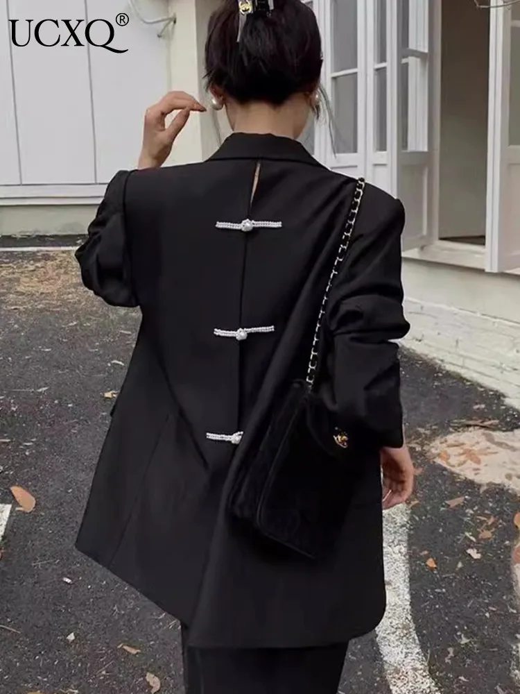 

UCXQ Fashion Button Hollow Out Suit Jacket Chinese Style Black All Match Elegant Long Sleeve Coat Women 2024 Spring Autumn 8109