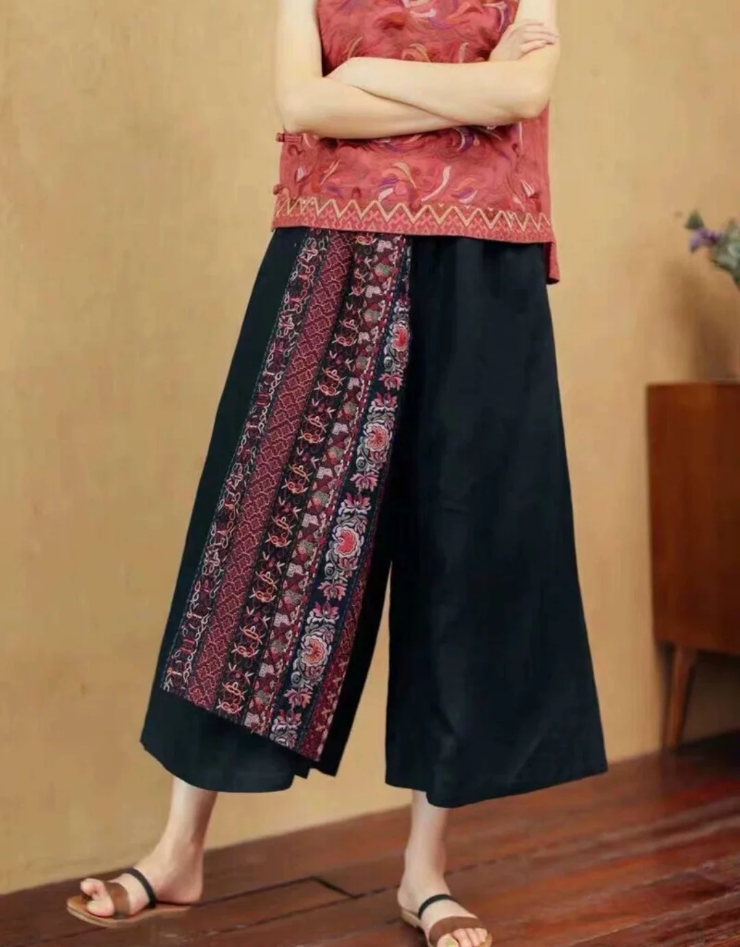 

Новые широкие брюки в стиле ретро, хлопково-льняные свободные повседневные черные женские брюки в национальном стиле, модная юбка-штаны с эластичным поясом