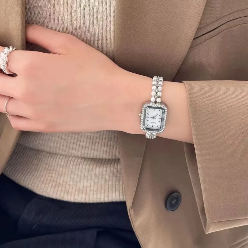 Women Bracelet Watch Fashion Small Square Dial Ladies Vintage Shell Pearls Chain Quartz Wristwatch Female Clock