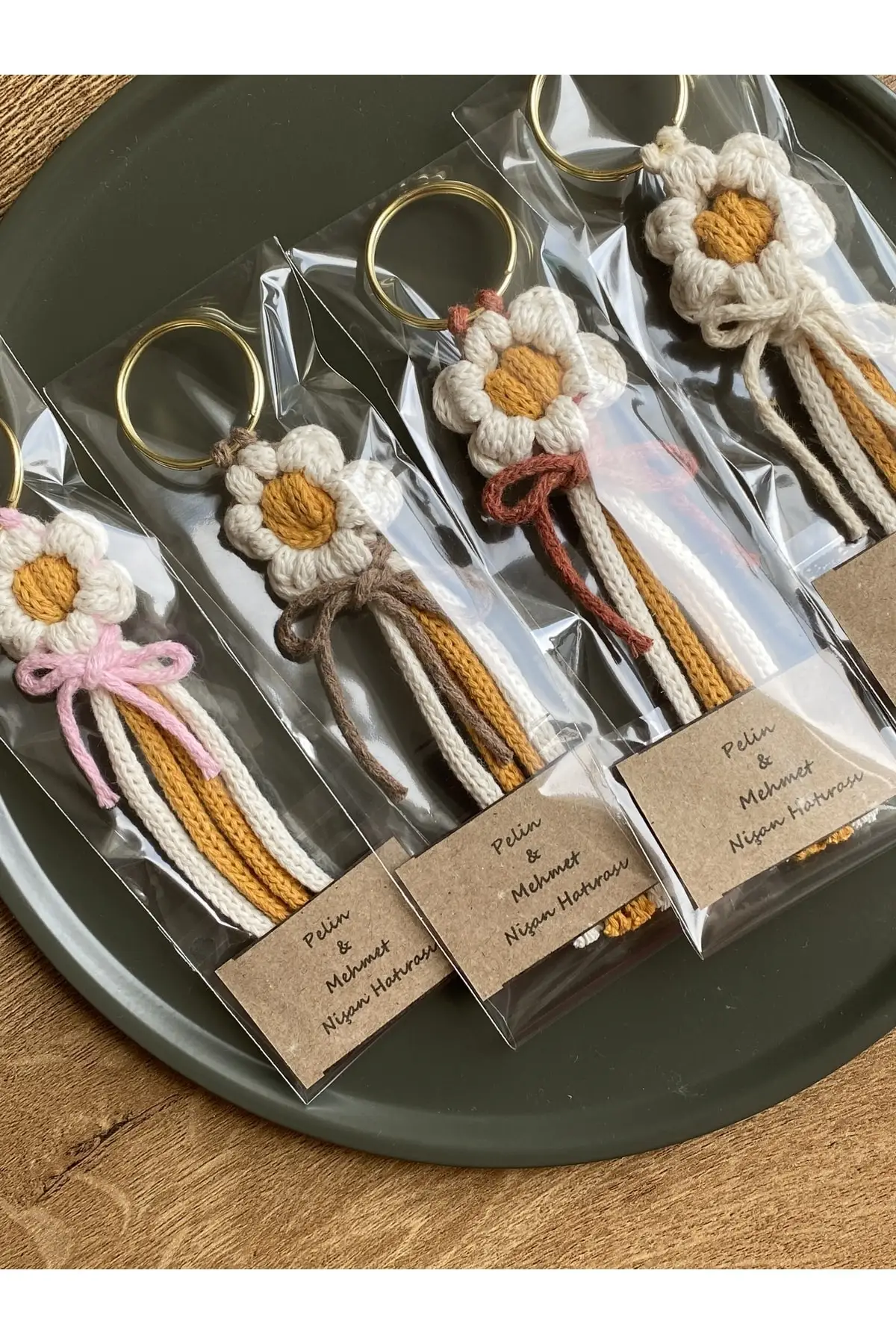

Gift Flower Macrame Keychain 50 Pieces