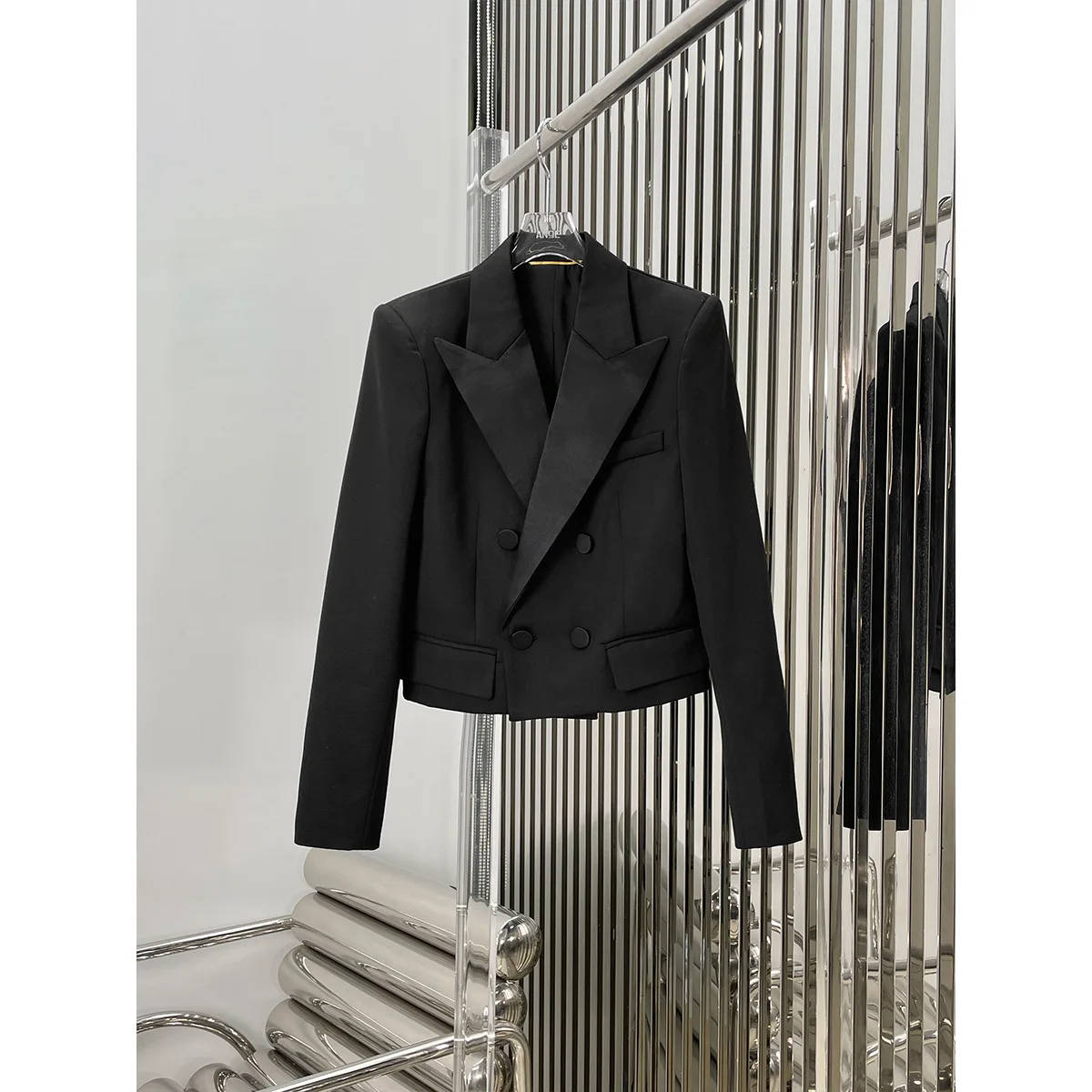 

2023 new fashion simple lapel double breasted design short suit jacket