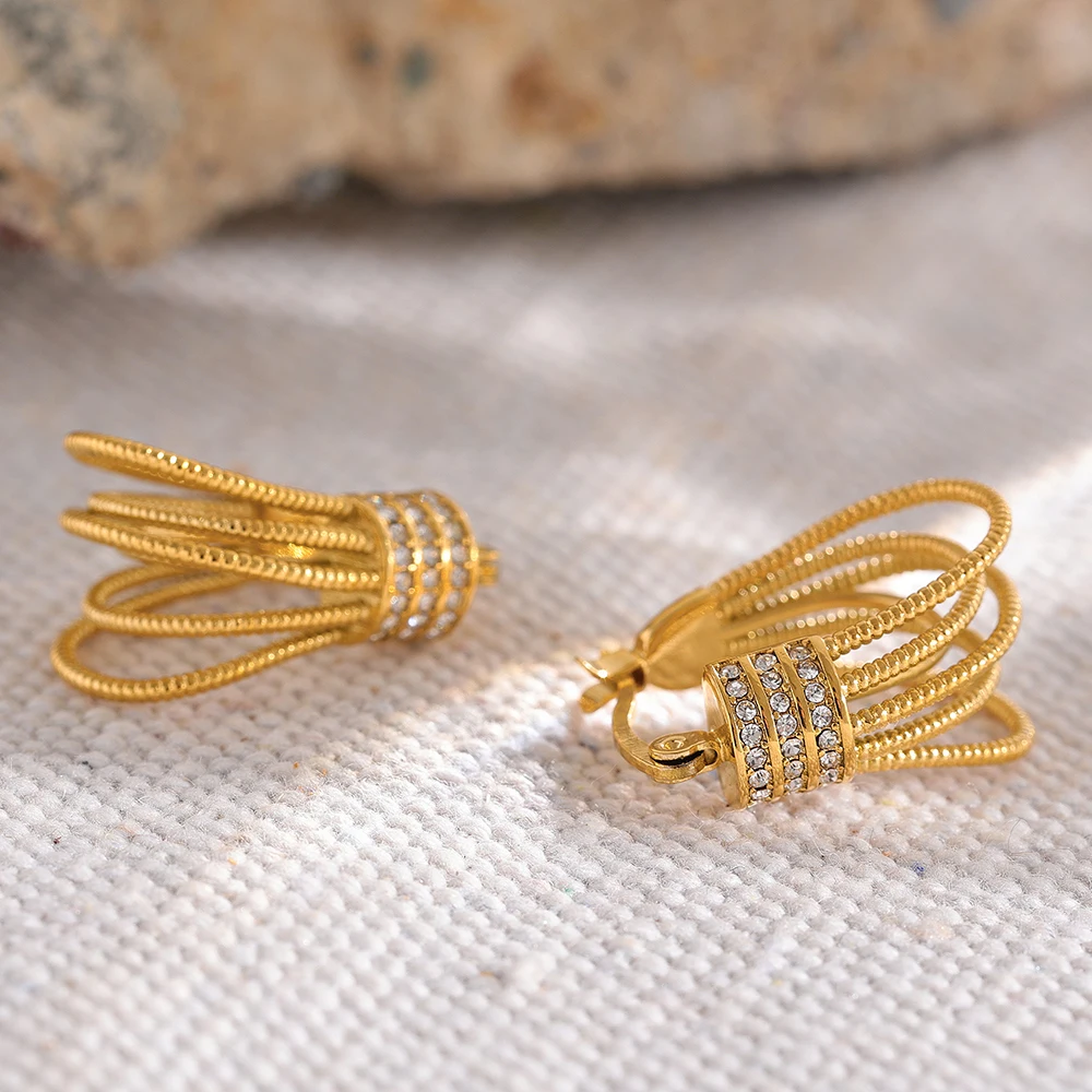 Daily Wear Gold Earrings Designs - Ethnic Fashion Inspirations!