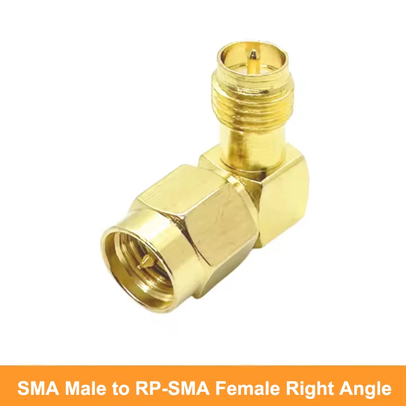 Adaptateur SMA mâle à angle droit 90° pour antenne drone FPV, gros plan sur le connecteur doré et le filetage