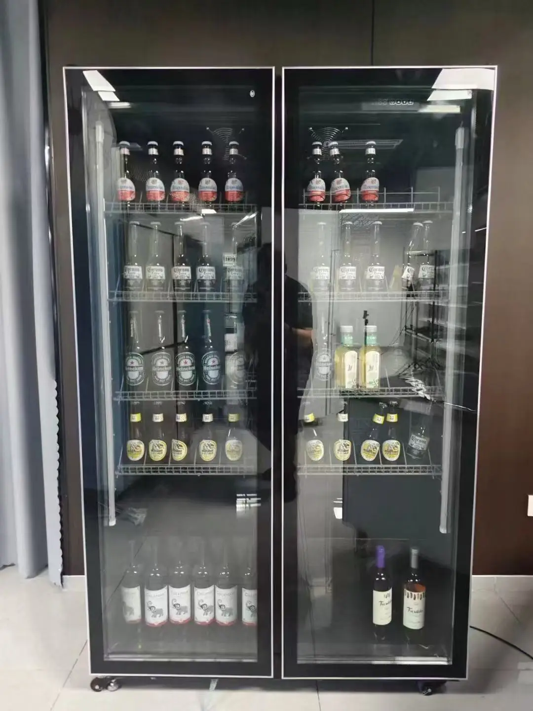 Black Vertical Glass Doors Display Cooler Single-Temperature LED Light Open Door Type Supermarket Bar Chiller