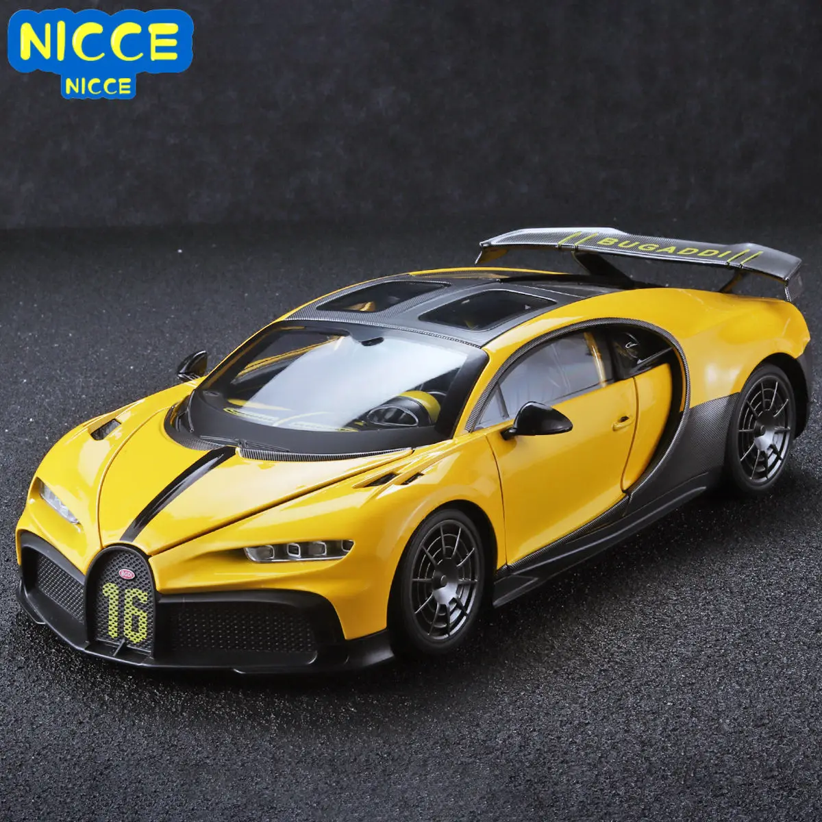 

Модель спортивной машинки Bugatti Chiron из металлического сплава, 1:18