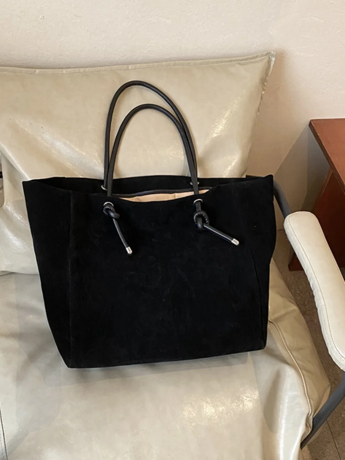 2024 New Autumn and Winter High-end Suede Frosted Tote Bag Commuting Retro One-shoulder Hand-held Armpit Bag for Women