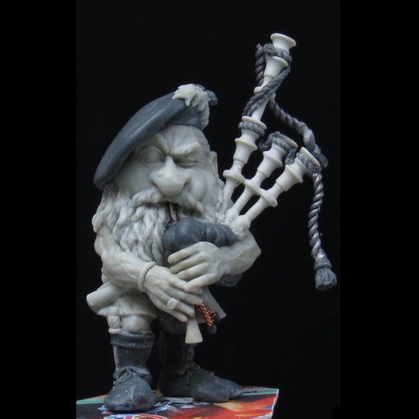 Unmontierte 1/32 42mm Ancient Fantasy Man Highlander Bagpiper Figur aus Kunstharz, Miniaturmodellbausätze, unbemalt