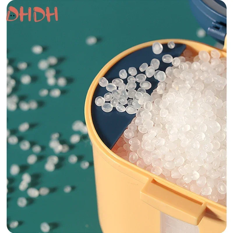 240/360ML Portable Milk Powder Box with Spoon Infant Snack Container Milk Powder Barrier Seal Baby Food Grade Storage Box