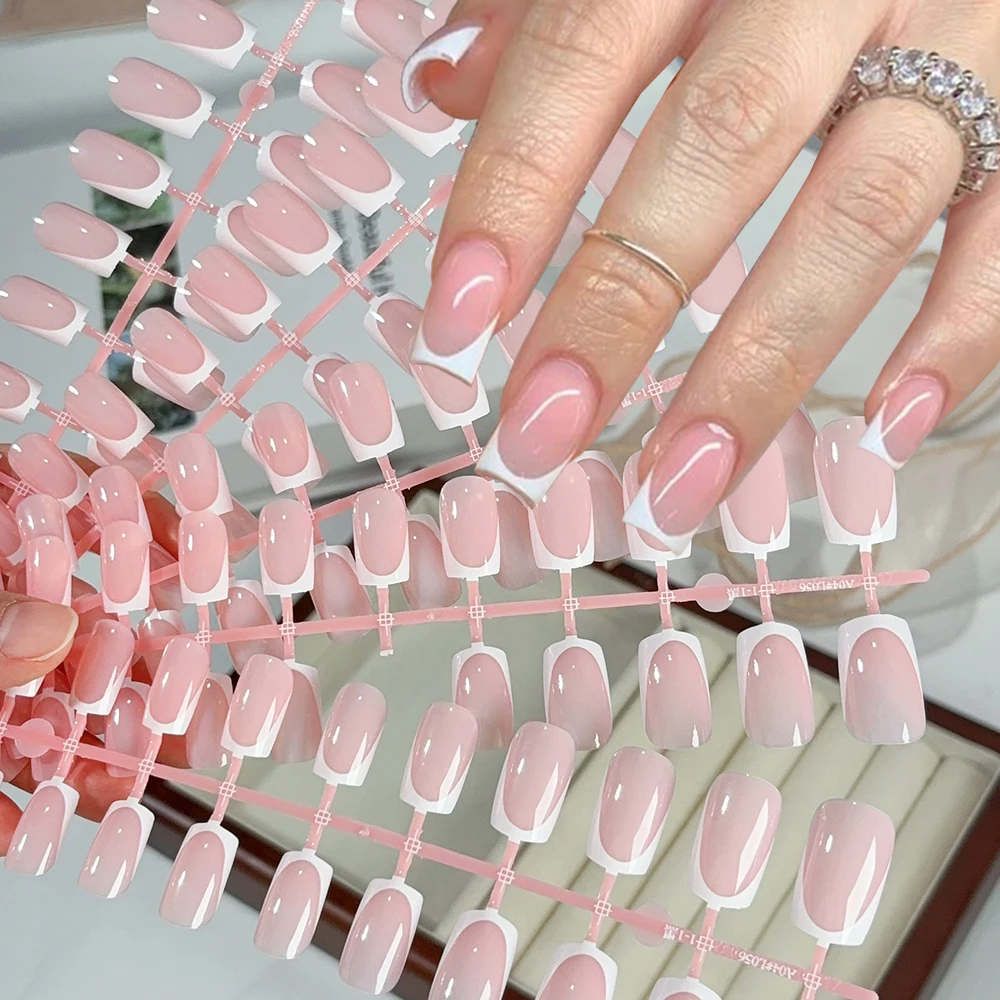 120 faux ongles courts carrés blancs style French, rose nude, forme cercueil, brillants, à presser, couvrance totale, prêts à poser # 1
