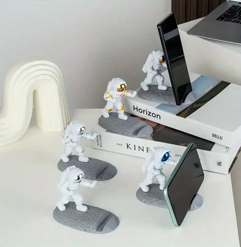 Astronaut Mobile Phone Stand: Spaceman Desk Decoration & Smartphone Bracket Ornaments