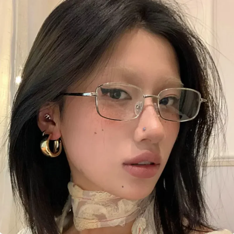 نظارات بإطار مربع صغير للنساء نظارات معدنية كلاسيكية نظارات زخرفية شفافة