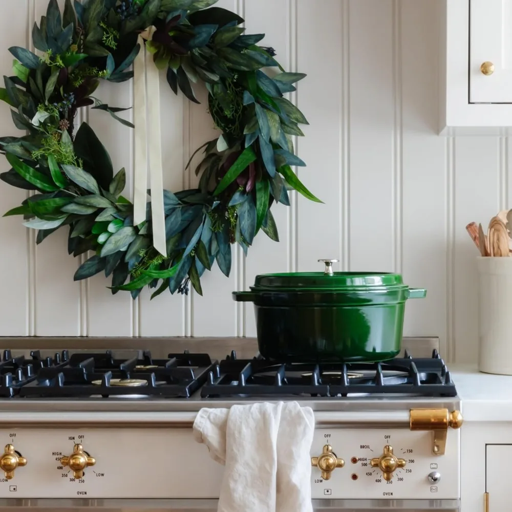 4-Qt Cast Iron Round Dutch Oven 6