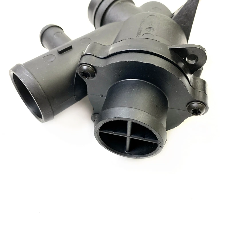 Car Accessories LR035124 LR032135 Cooling System Engine Thermostat 