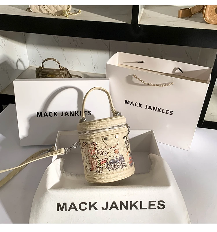 

High Quality Cute Bear Cartoon Printing Bucket Bag Women Fashion Handbag Textured Leather Shoulder Messenger Bag Lady Purse