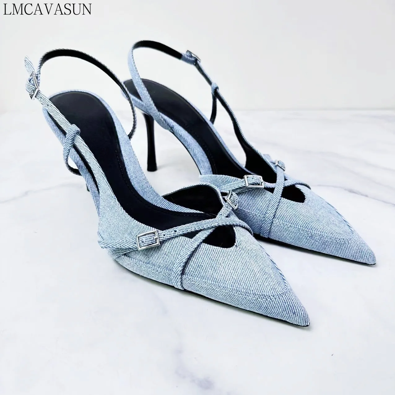 

LMCAVASUN 2024 новые пикантные сандалии из джинсовой ткани с закрытым носком и повязкой на голову на тонком высоком каблуке модная женская обувь Muller