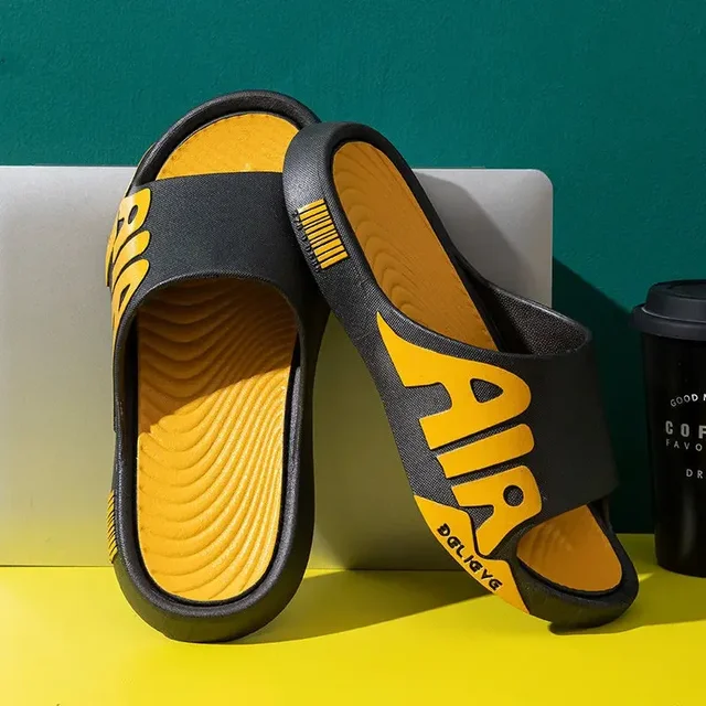 Zapatillas para hombre, zapatos de playa de suela suave para exteriores, zapatos de baño antideslizantes para el hogar, sandalias masculinas