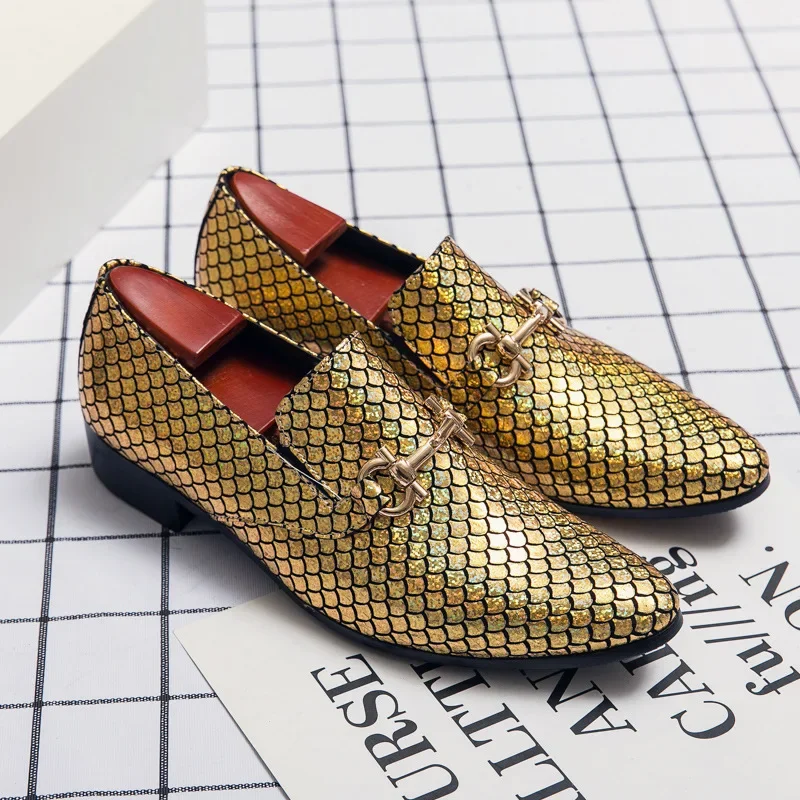 

Fish Scale Pattern Lefse Shoes Large Size Fashion Horsebit Men's leather with luxurious golden wedding toe Loafers PX141