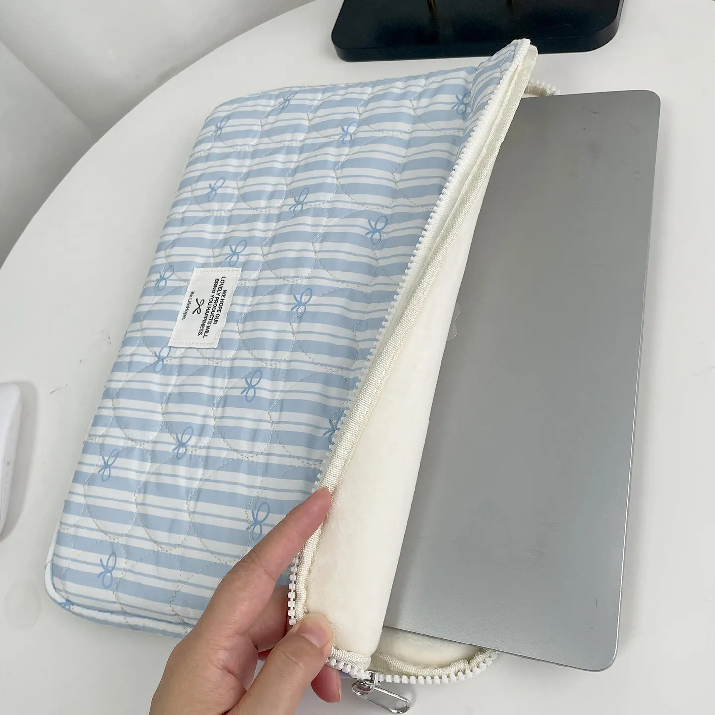 Elegant Quilted Shockproof Laptop and Tablet Sleeve - Stylish Protective Carrying Case