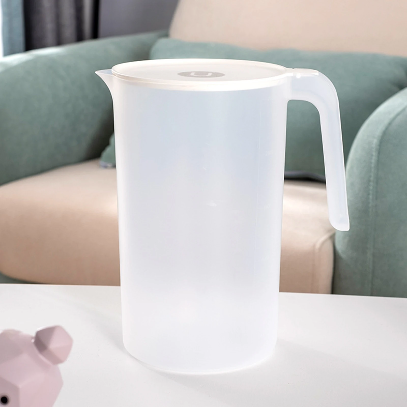 Plastic Water Jug with Lid Large Capacity Ergonomic Handle Pitcher for Both Iced And Hot Water Ice Tea Juice