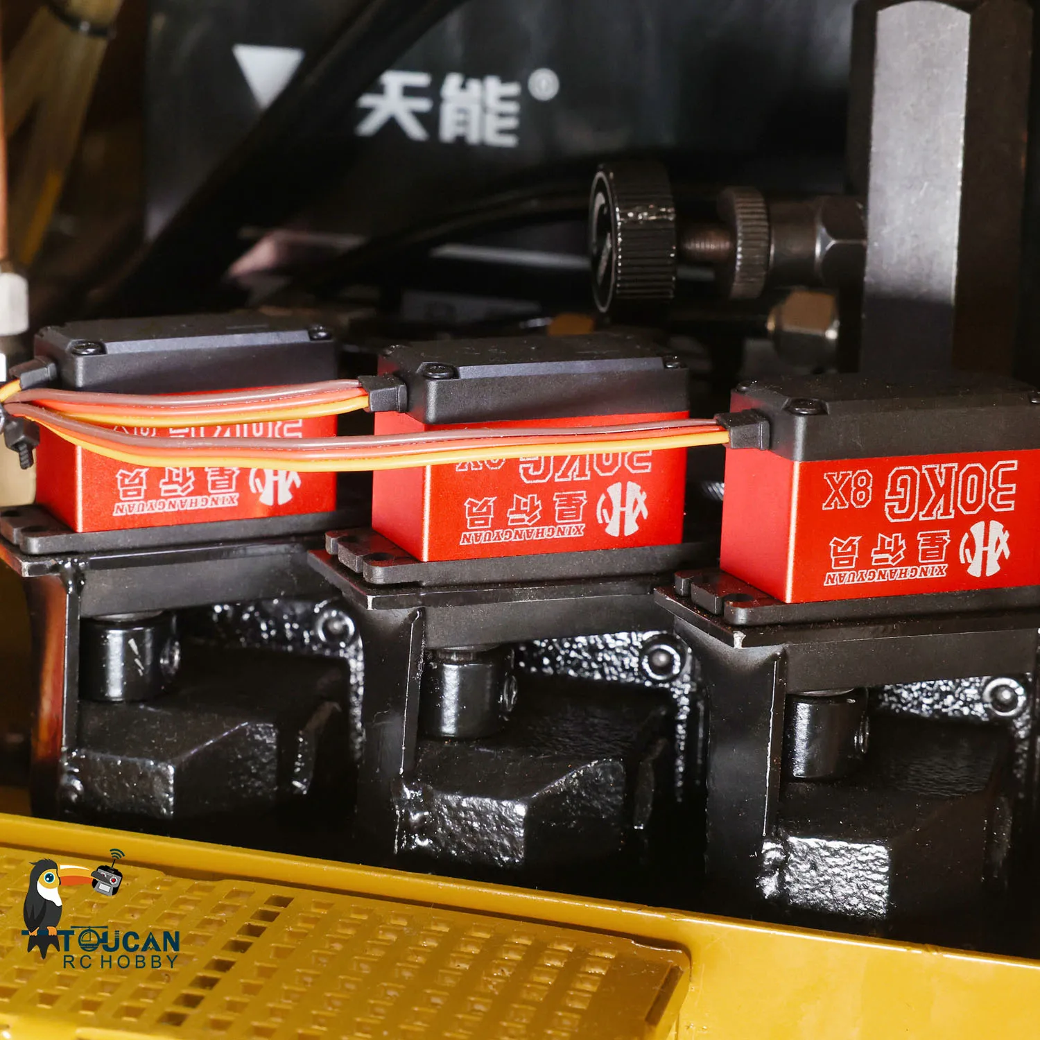 1/8 390F RC Hydraulic Excavator Metal Heavy Duty Construction Vehicles Painted Assembled Toys Model With Blushless Motor TH22724 6