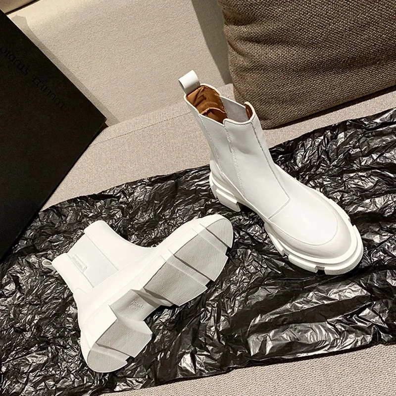 

Round Toe Platform Ankle Boots White Chunky Heel Chelsea Botines Patent Leather Flat Botas Femininas Zapato De Tacon