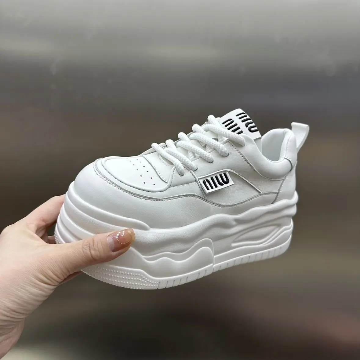 2024 Spring New Platform Height Increasing Comfortable Leisure Sports Color Matching Muffin White Shoes for Women