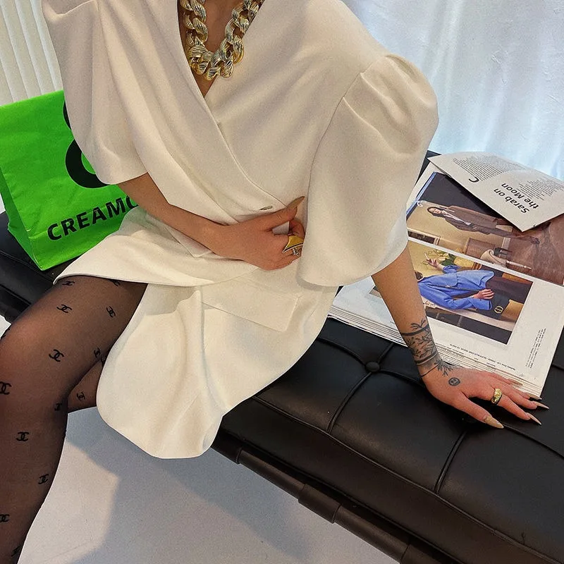 Рисунок 2 - Женский свободный блейзер с V-образным вырезом