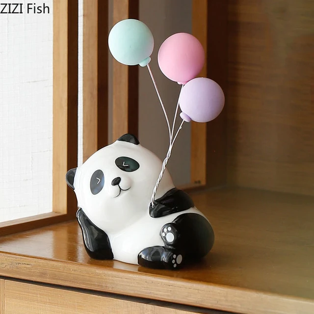 Auto Armaturenbrett Ornament,Cartoon Panda Dekoration Spielzeug Puppe  Dekofigur Auto Innendekoration Desktop Ornamente Tischdeko Für Fensterbank,  Büro,Schreibtisch Kinderzimmer Kreative Geschenke : : Spielzeug