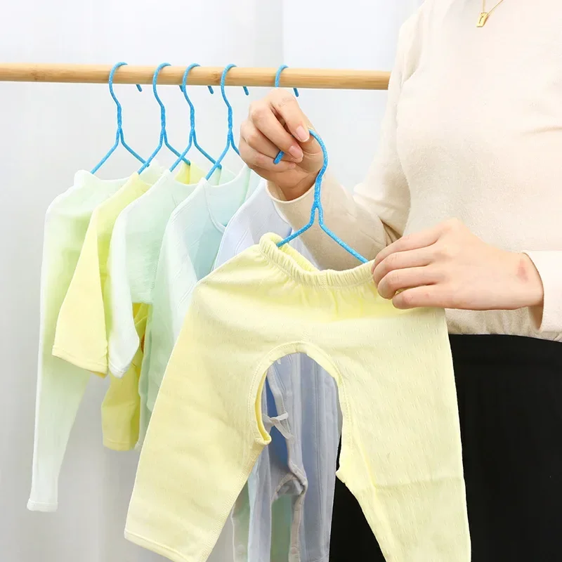 

10pcs Children's Clothes Hanger Household Hanging Baby Seamless and Non Slip Hanging Clothes Support Dedicated for Storing