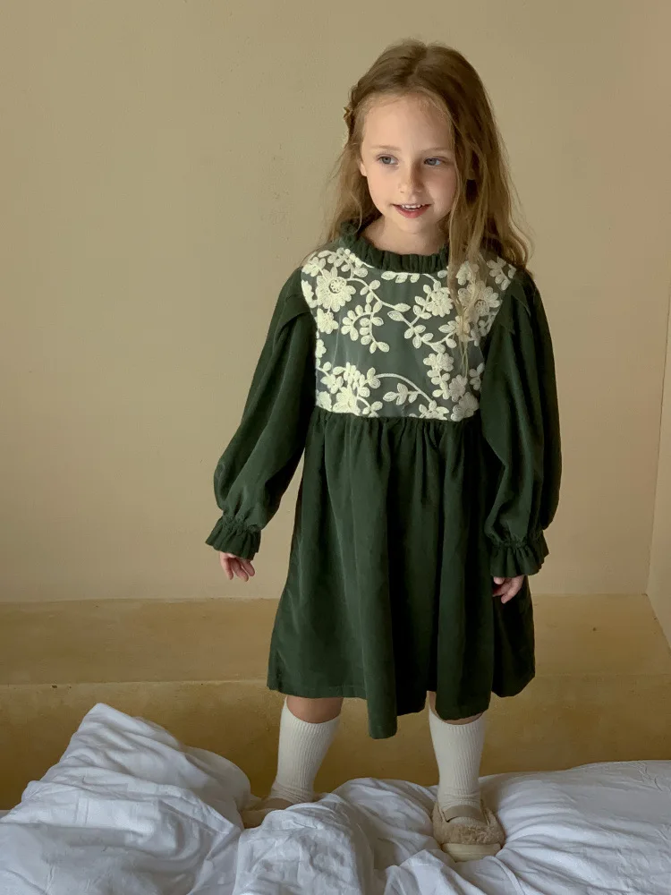 

Korean Children's Wear 2023 Autumn Girls' Corduroy Dress Baby Fashionable Lace Lace Long Sleeve Princess Dress