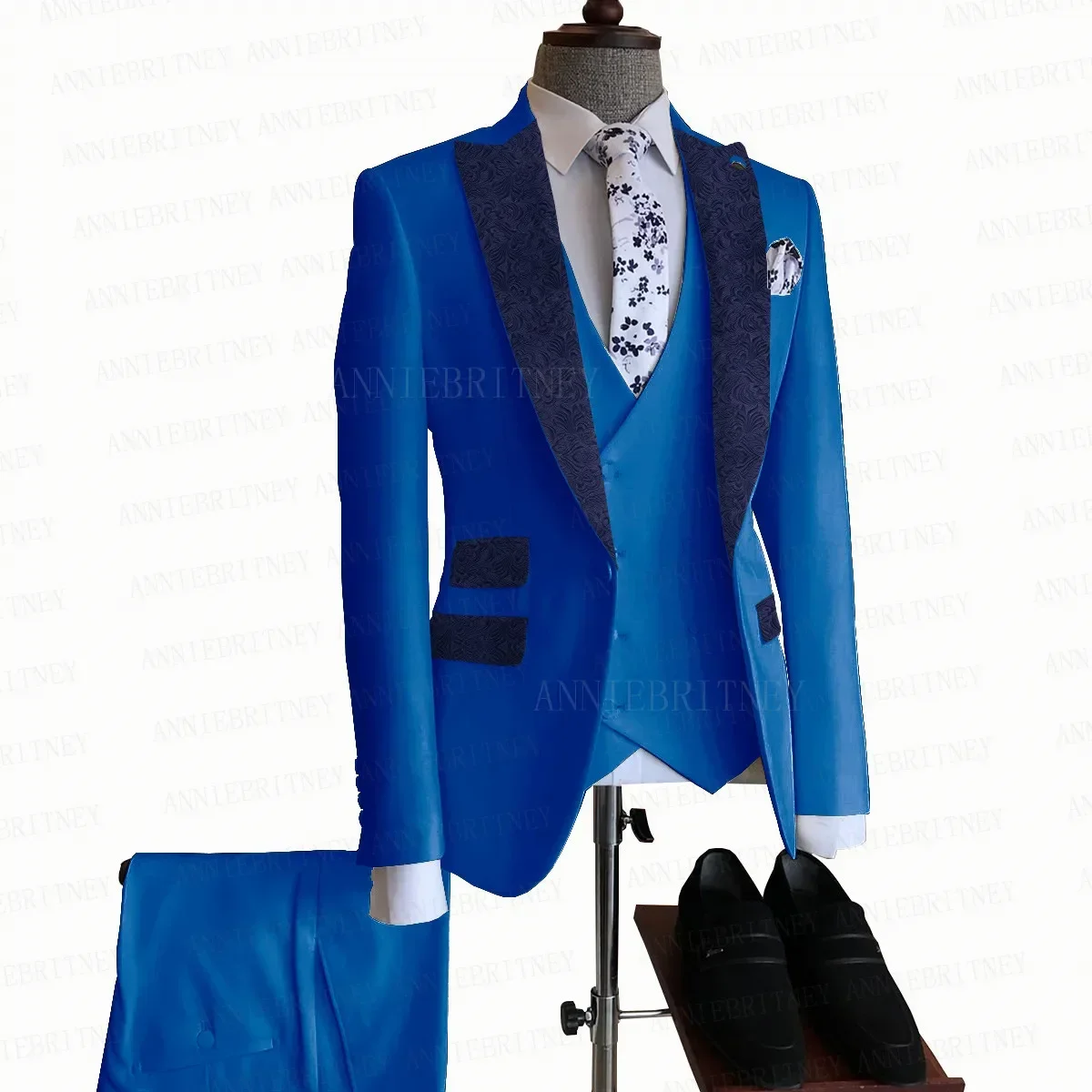 

2024 Blue Formal Wedding Elegant Men Suit Groom Tuxedo Prom Jacquard Peak Lapel Slim Fit Blazers High Quality Custom 3 Piece Set