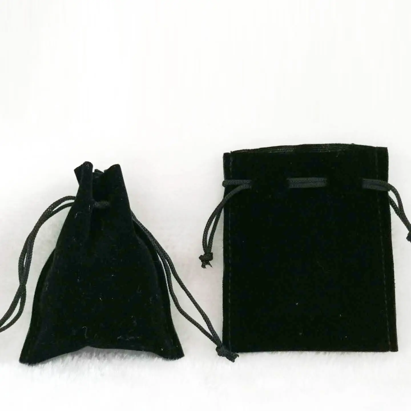 

Black Velvet Packing Bag Pouchesfor Jewelry Gift